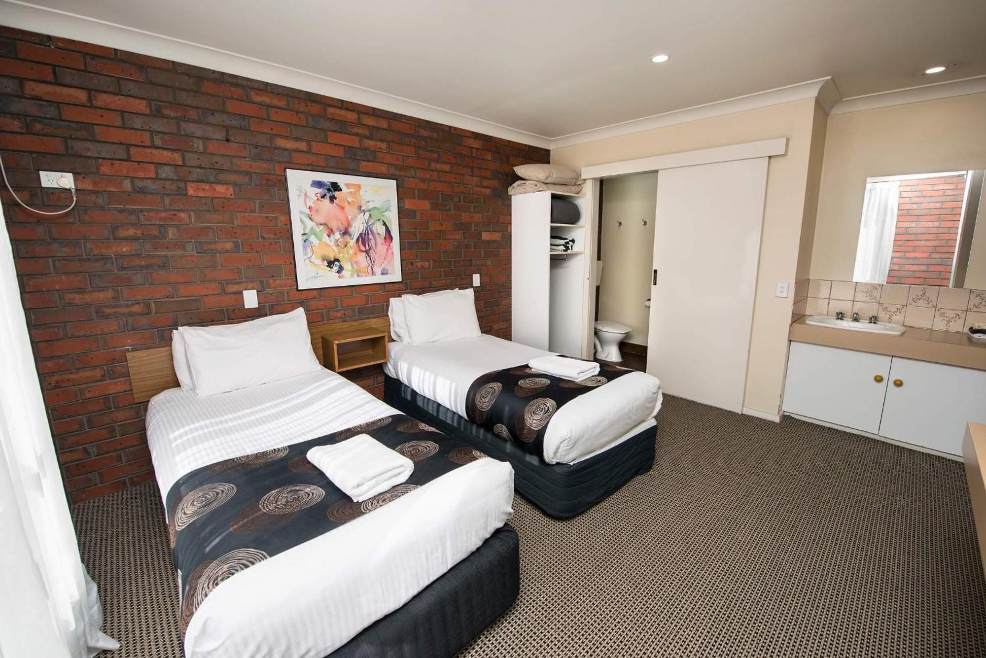 Jacaranda Holiday Units Swan Hill Extérieur photo