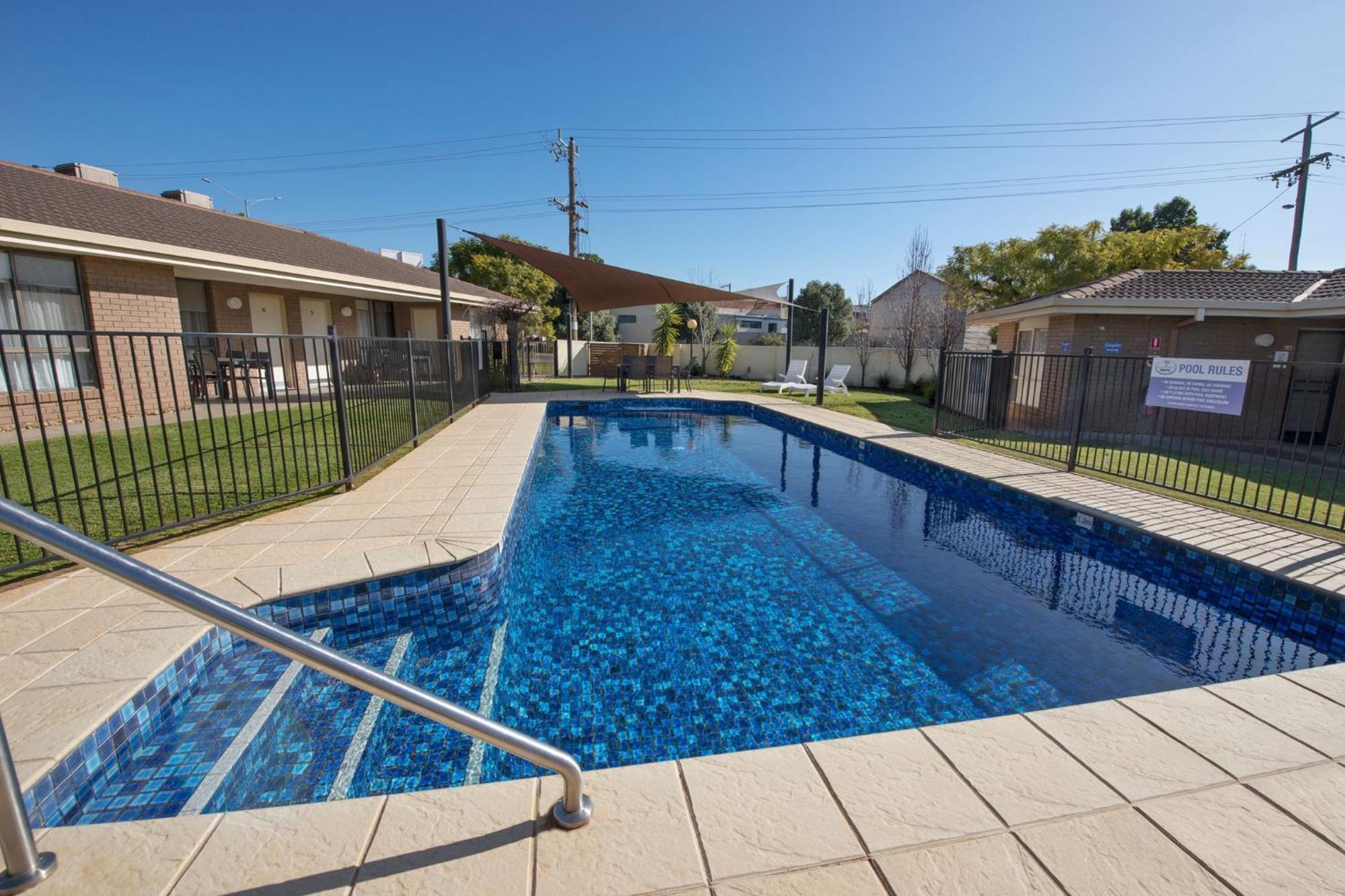 Jacaranda Holiday Units Swan Hill Extérieur photo