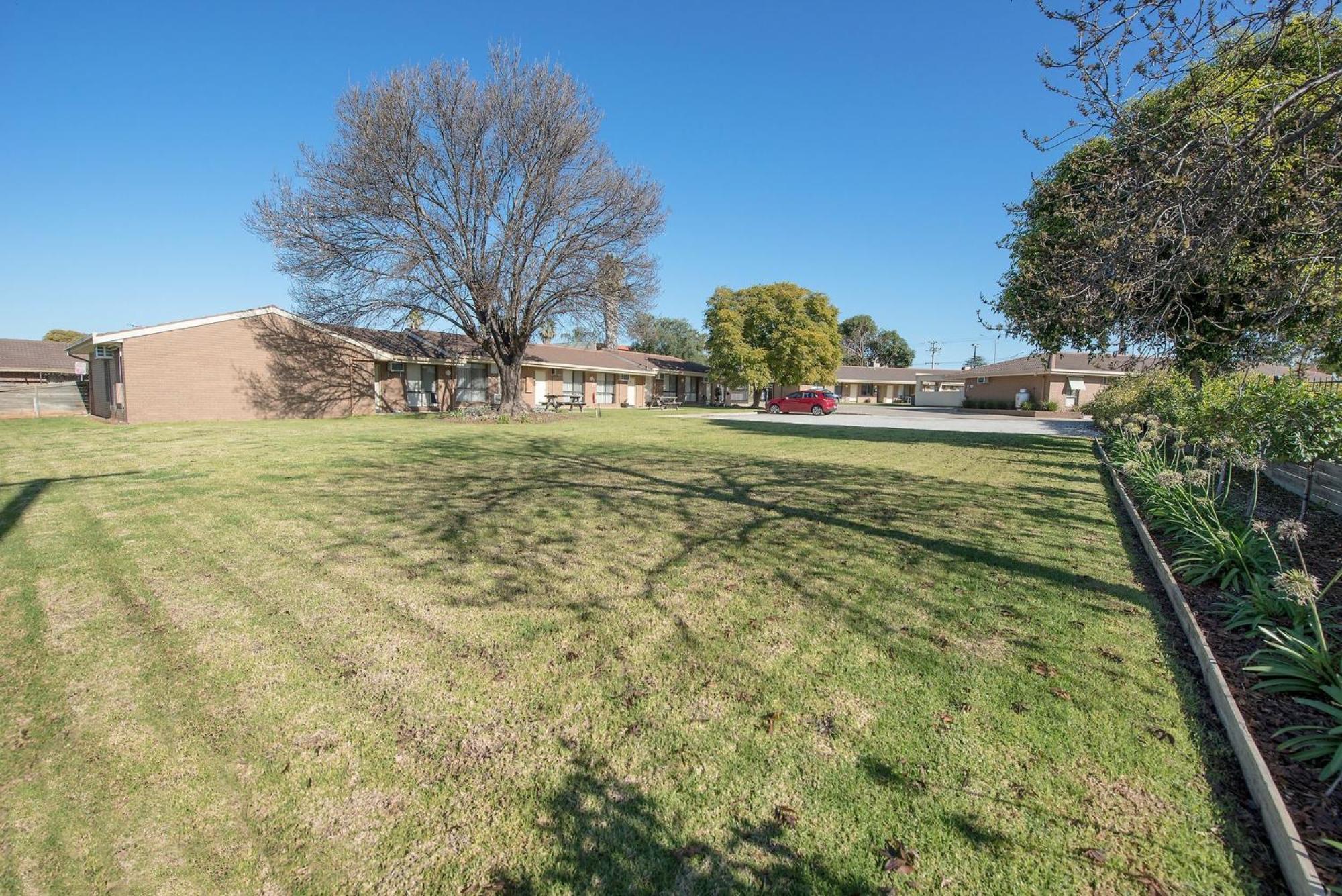 Jacaranda Holiday Units Swan Hill Extérieur photo