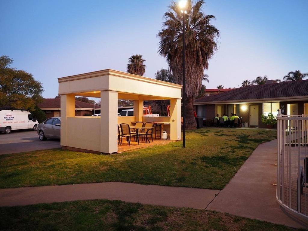 Jacaranda Holiday Units Swan Hill Extérieur photo