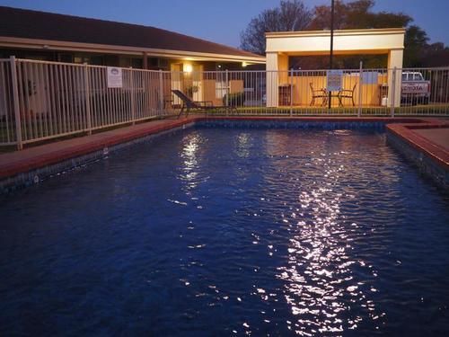 Jacaranda Holiday Units Swan Hill Extérieur photo